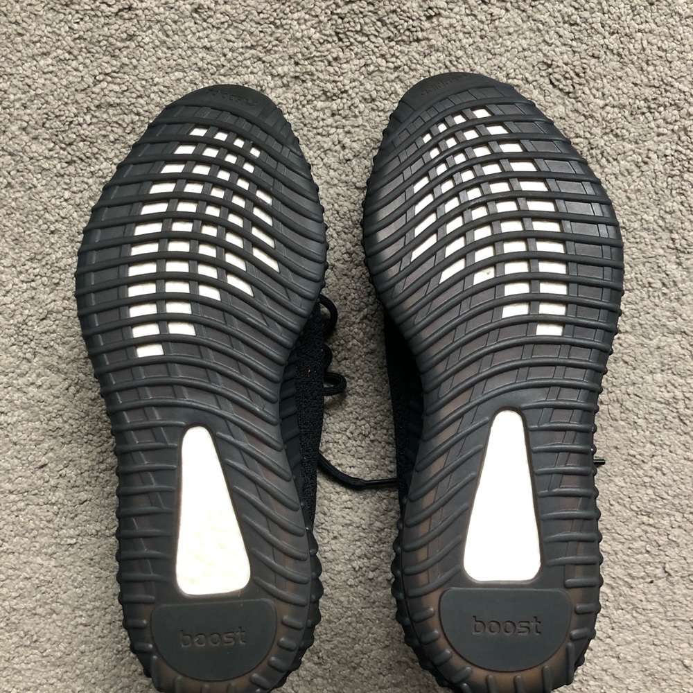 SOLD!! Adidas Yeezy Boost 350 V2 - By9612 - Picture 4 of 8